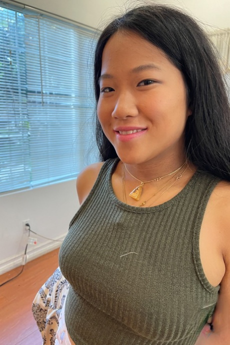 asian american naked photo