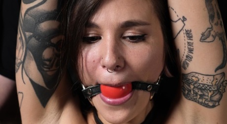Luna Lovely hot pornstar pics