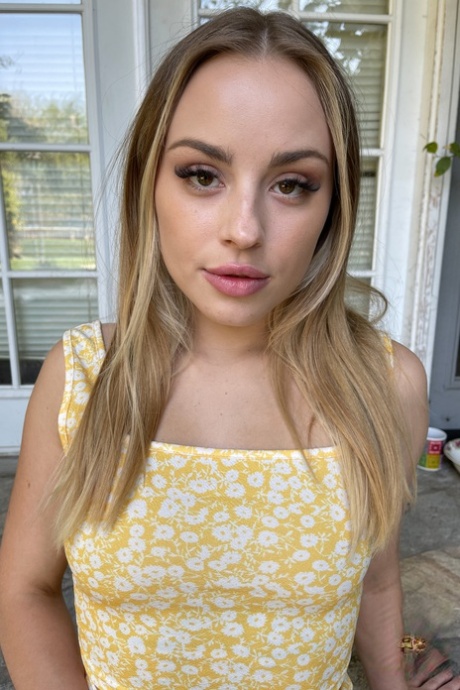 Anna Claire Clouds model hot img
