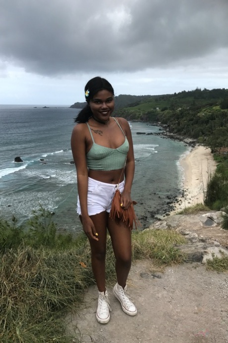 dark skin free naked img