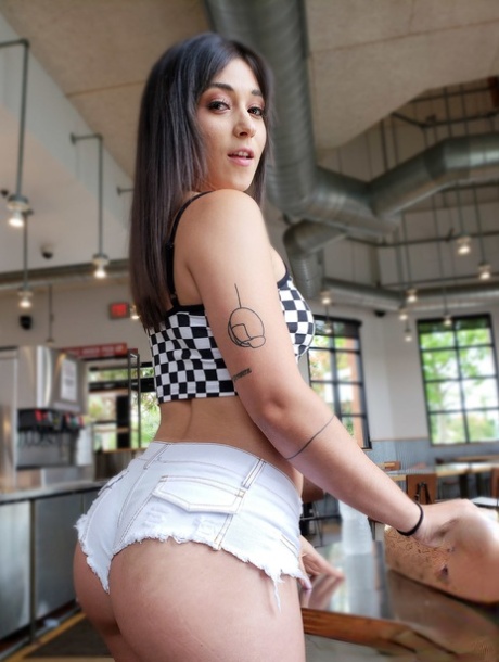 Brooklyn Gray star hot pics