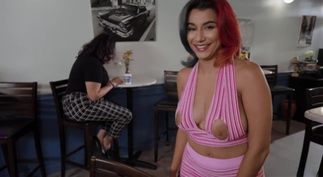 Roxie Sinner star top gallery