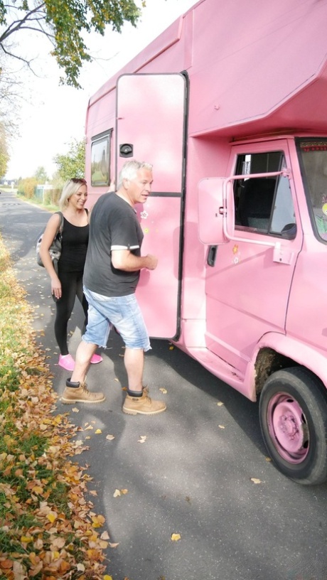 niemiecka MILF idealnie miło zdjęcia