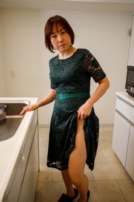 thick asian nude galleries