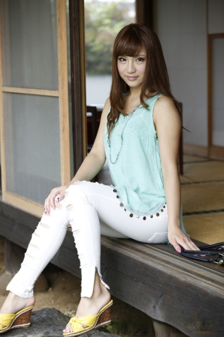 Anna Anjyo model sexy pictures