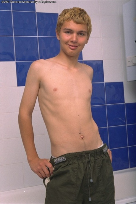 gay shower porno images