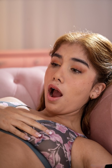 Marina Gold model sex images
