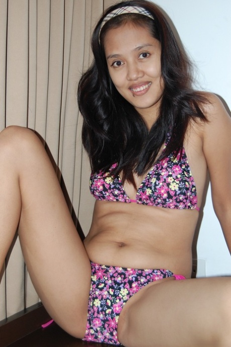 Mena Li pornstar adult photos