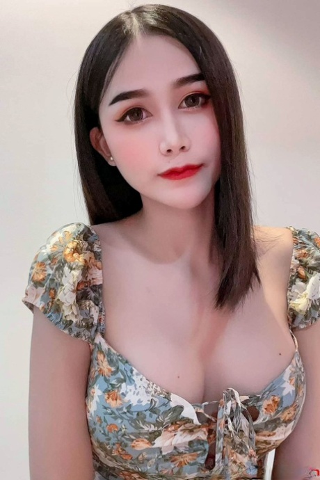 velike sise ladyboy besplatno arhiva
