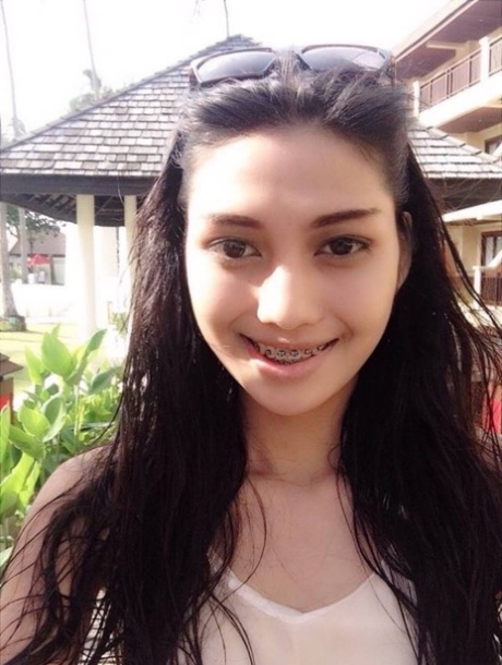 Ladyboy Wine erotic actress image