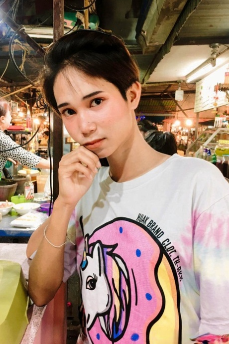 kleiner Ladyboy porno heiße galerie