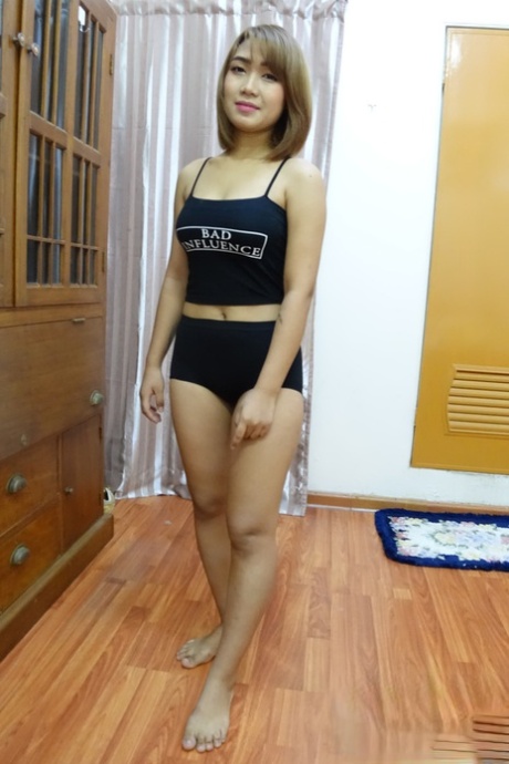 Châu Á rậm lông nóng lưu trữ