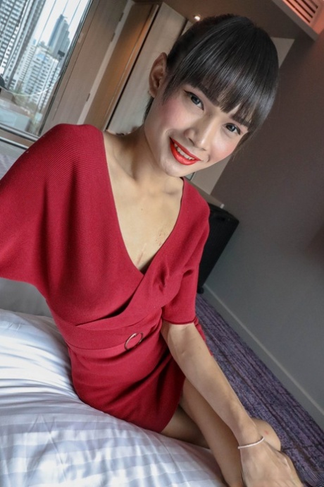 skinny ladyboy hd img
