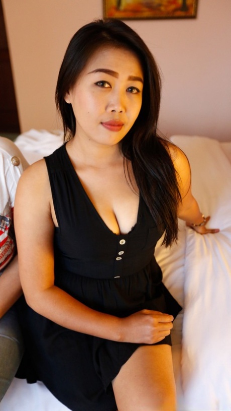 asiática con curvas sexy erótica imágenes