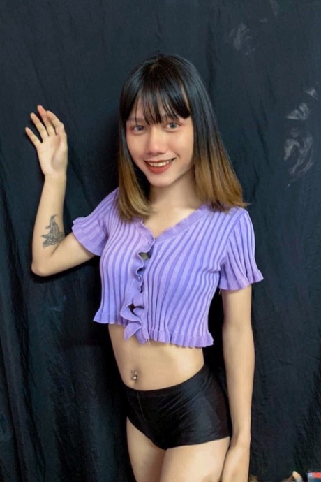 Ladyboy Fon hot model pics