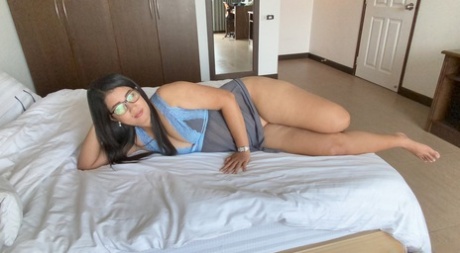 thai milf free nude img