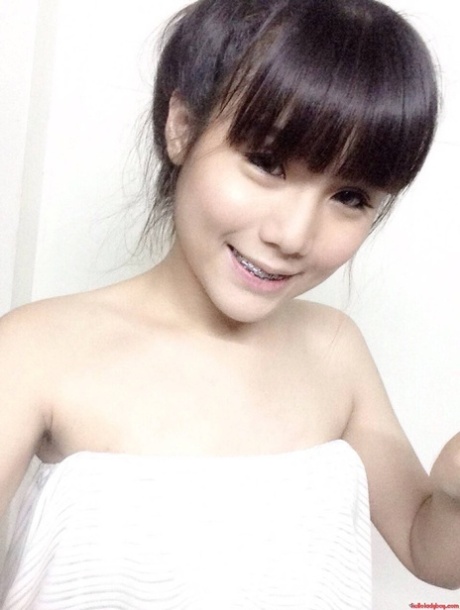 kleiner Ladyboy xxx hd fotos