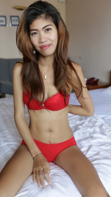 sitna azijatkinja seksi arhiva