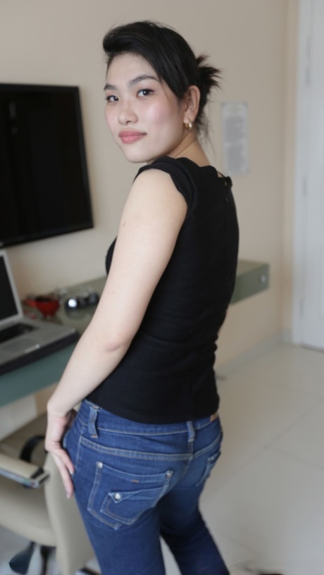 vagina asia berbulu telanjang gambar