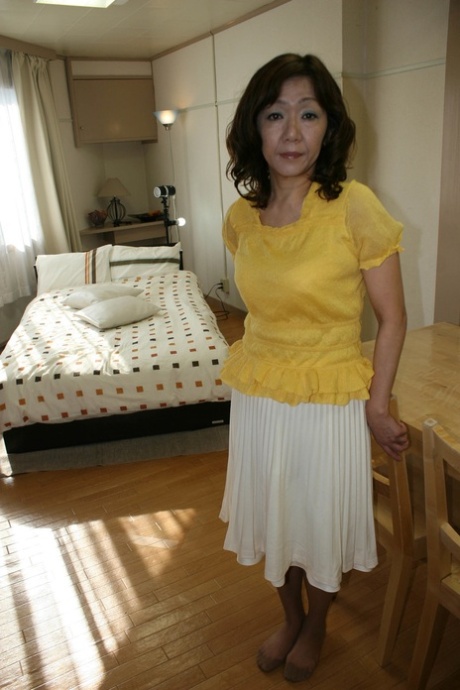 asiatisk mormor sexig bäst samling