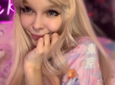 teen cosplay nøgenbilleder arkiv