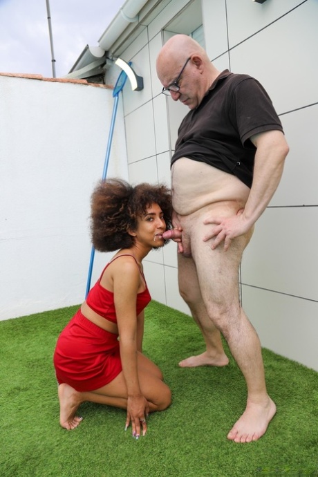לסבית יושבת על הפנים עירום סקסי תמונה