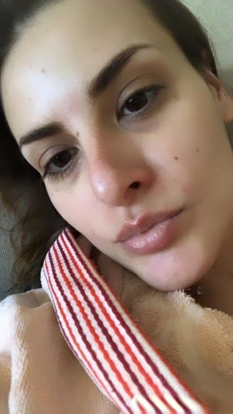 مراهقة محلية الصنع فن إباحي صور