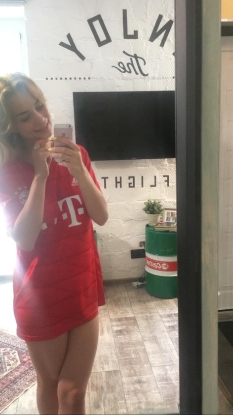 teen mirror porno gallery