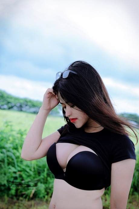สาวผมสีน้ำตาลหน้าอกใหญ่ หนังโป๊ รูปภาพ