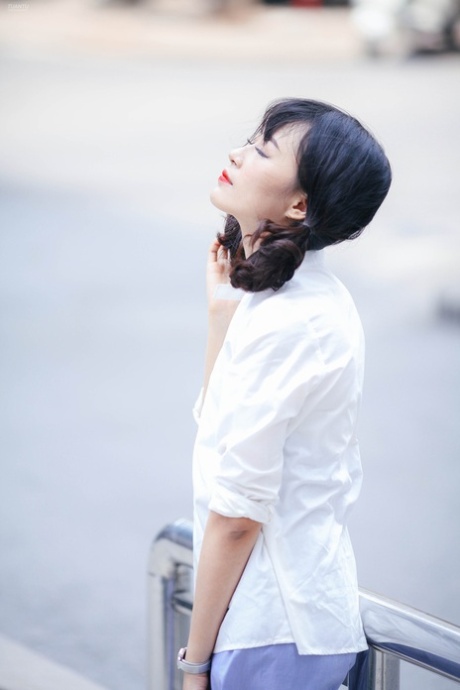asiatisk kjole nøgen eksklusiv pic
