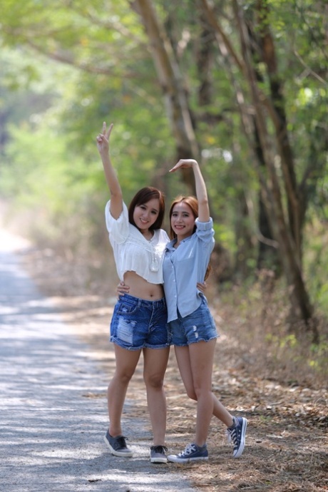 celana pendek asia porno gratis gambar