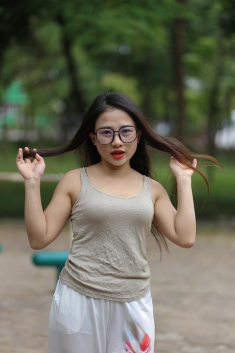แว่นตาเอเชีย เซ็กส์ ภาพถ่าย