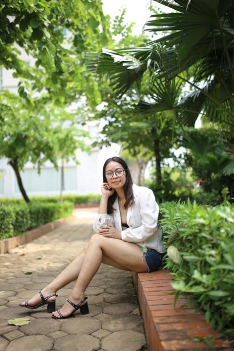 nerdy glasses erotic pictures