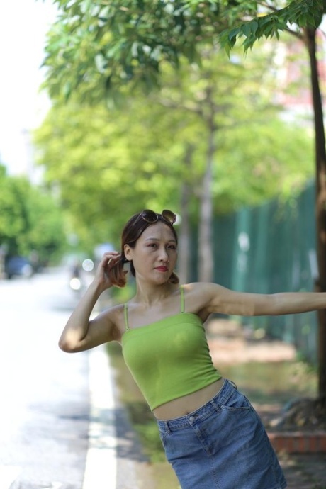 亚洲公众 色情片 畫廊