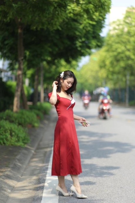 亚洲服饰 藝術裸體 圖片