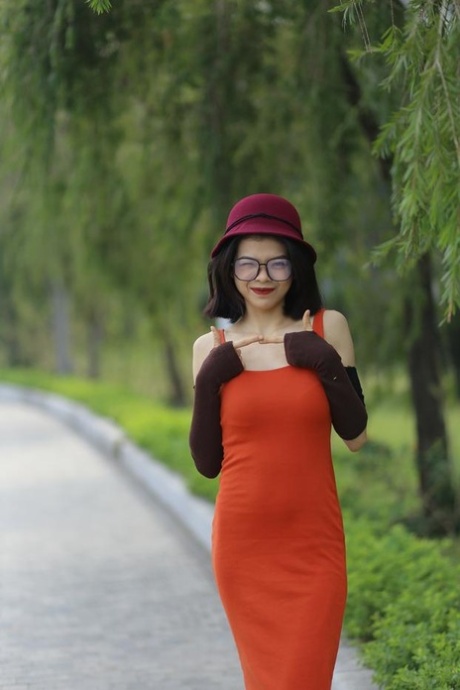 brunette glasses porn photos