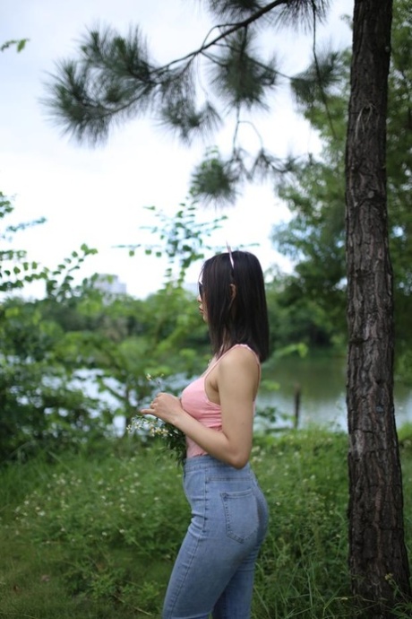 tight jeans pretty pic