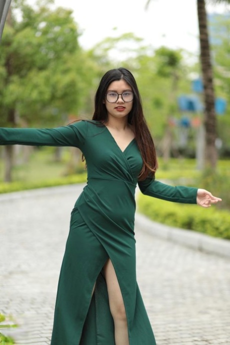 abito asiatico hd nudo foto