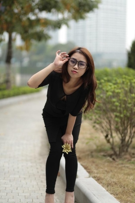 kacamata berambut merah xxx gambar