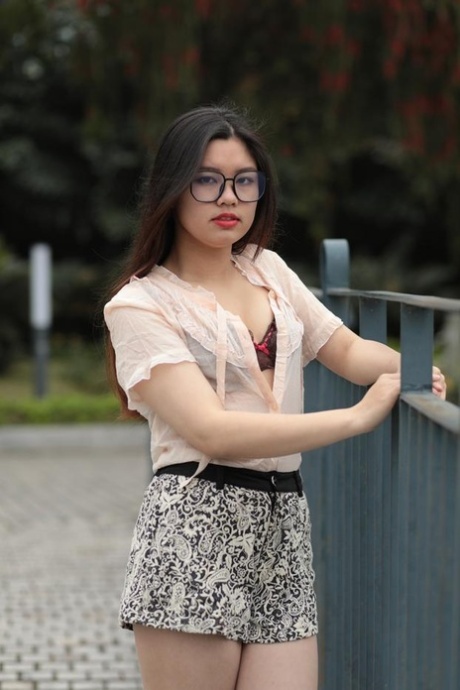 azijski footjob lijepo xxx slike