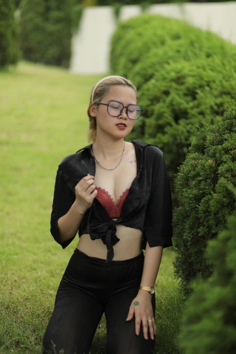 bionda asiatica adulto hd collezione