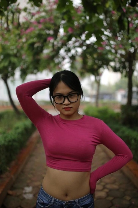 亚洲小乳房 美麗的 圖片
