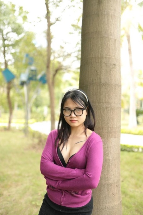 asiatiske briller porno perfekt billede