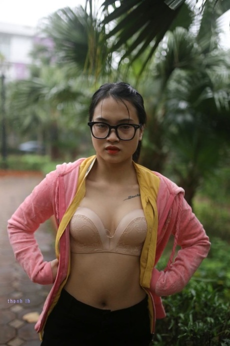 asiatisk utomhus snyggt hett gallerier