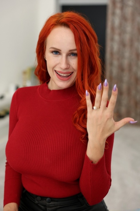 brunetka robi loda seksowna hd obraz
