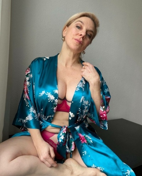 fake lips free porn pic