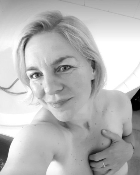 donje rublje za sluškinje seksi gole fotografije