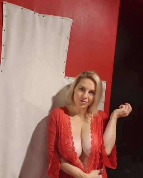 milfka s kratkom kosom seks galerije