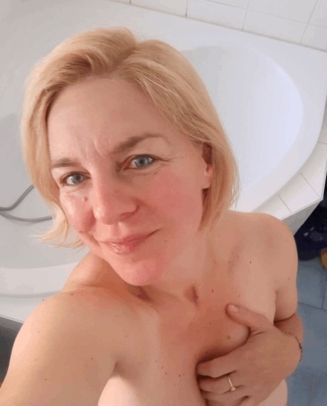 mature slut porno photos