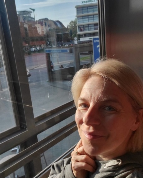 mature slut exclusive image